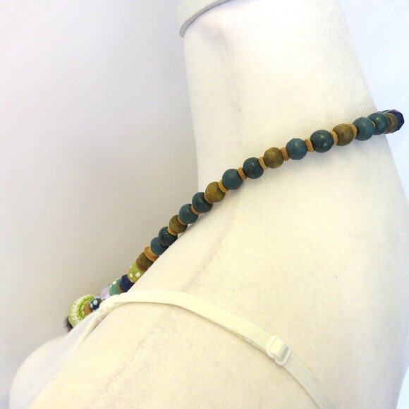 Hand Crafted Blue and Green Wood and Macrame Bead Necklace Chunky.....325 - Picture 7 of 7